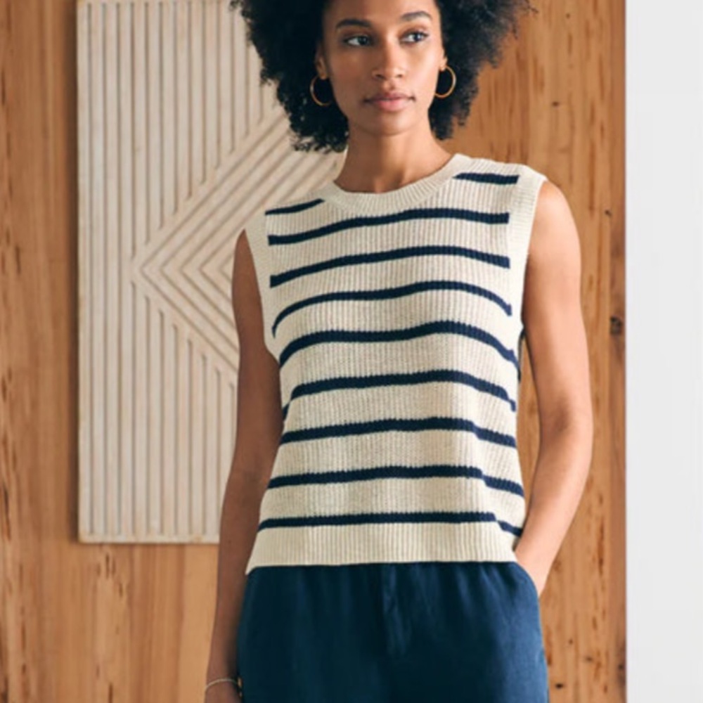 Like New! FAHERTY Miramar Linen Muscle Tank Ivory Navy stripe size Medium - Picture 1 of 11